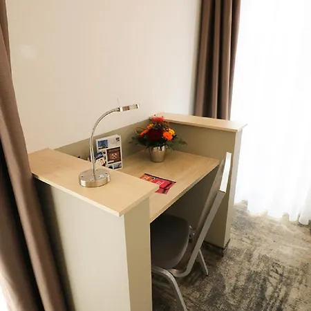 Hotel Petul An'ne 40 2*