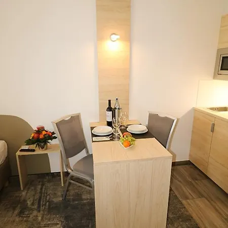 Petul An'ne 40 2* Bochum