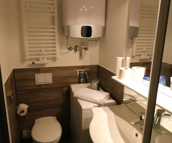 Petul An'ne 40 2* Bochum