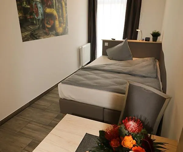 Petul An'ne 40 2* Bochum